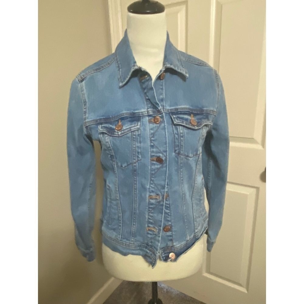Old Navy Women's Small Classic Denim Jean Jacket Light Wash Button-Up Y2K